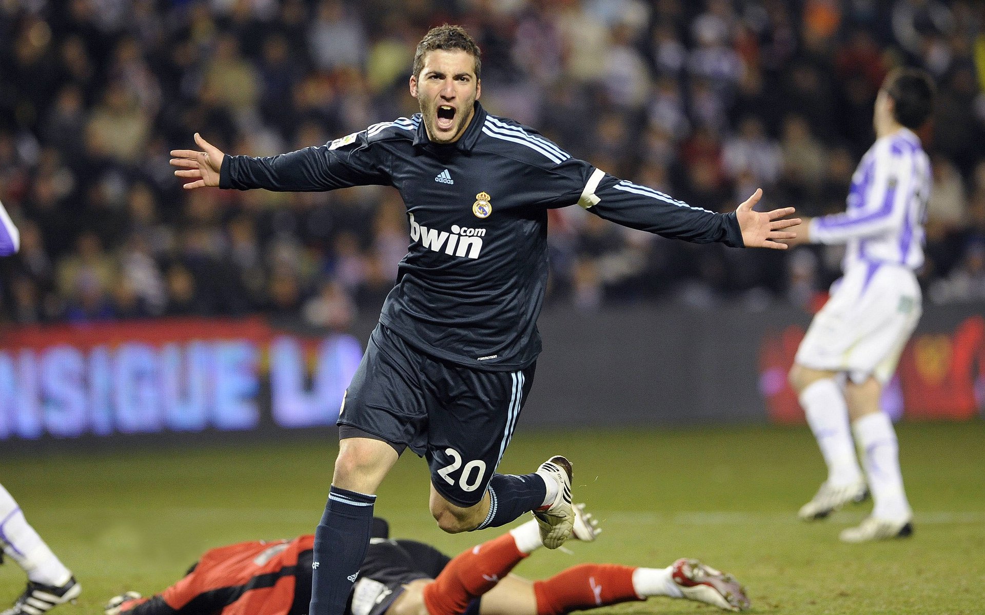 绿色场馆引领行业发展，未来足球场馆不仅环保还能智能，足球场设施